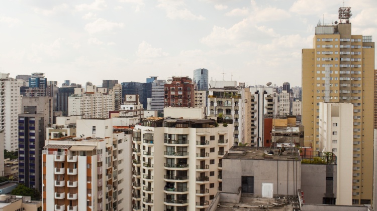 Vista de predios na rua Fiandeiras, no Itaim Bibi, em São Paulo (SP)