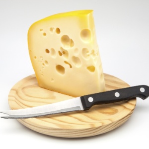 Comissão norte-coreana irá aprender como fazer o queijo emmenthal em curso na França - Getty