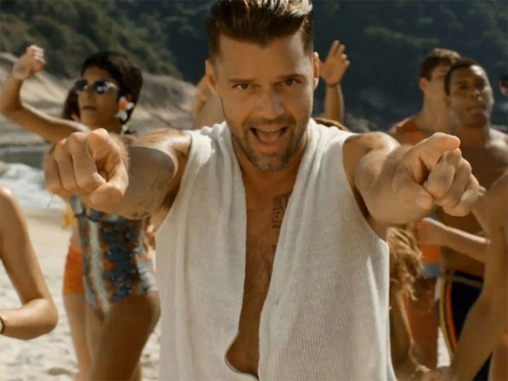 Ricky Martin no clipe de "Vida" - Reprodução
