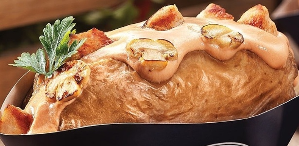 O cardápio oferece batatas assadas e recheadas, além de outros pratos - Divulgação