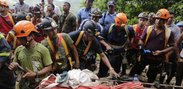 Deslizamento deixa 24 trabalhadores presos em mina na Nicarágua - Inti Ocon/AFP