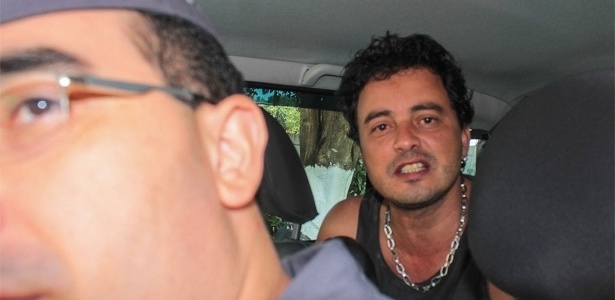 Renner dentro da viatura após ter sido detido por envolver-se em um acidente de carro - Marco Ambrosio/AGNews