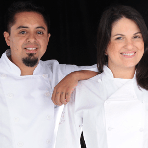Os chefs Pablo Pavon e Bárbara Verzola, do restaurante Soeta (ES) - Divulgação/facebook.com/restaurantesoeta