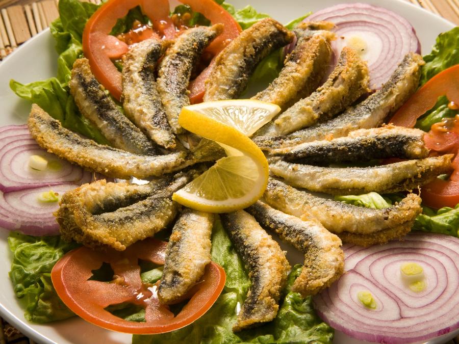 Amplia massa muscular, reduz ansiedade: os benefícios da anchova