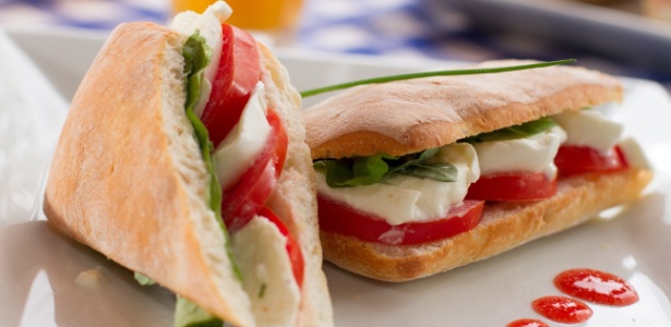 Ciabatta Caprese - 12/01/2015 - UOL Receitas