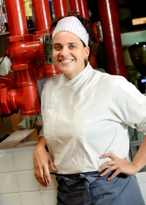 A chef e nutricionista Tatiana Szeles comanda a cozinha da casa - Tadeu Brunelli/Divulgação