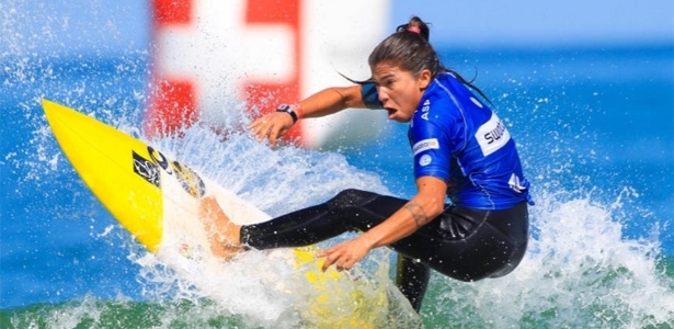 Silvana Lima ganhou uma e perdeu outra contra Stephanie Gilmore. Tira-teima vale vaga na semifinal - WSL / Laurent Masurel