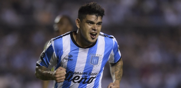 Atacante do Racing foi o artilheiro da Libertadores de 2015, marcando oito gols - Juan Mabromata/AFP