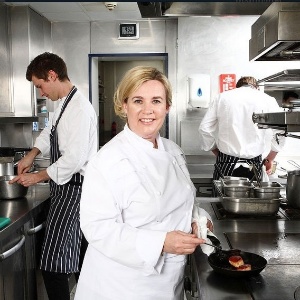 A chef francesa Hélène Darroze, eleita melhor do mundo em 2015 - Divulgação/instagram.com/theconnaught