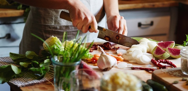 Pequenos truques ajudam a cozinhar pratos mais rápido ?e com mais sabor - Getty Images