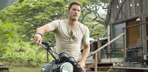 Chris Pratt é o protagonista de "Jurassic World: O Mundo dos Dinossauros"