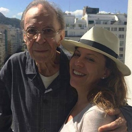 Bebel Gilberto em foto com um já recluso João Gilberto - Reprodução/Facebook