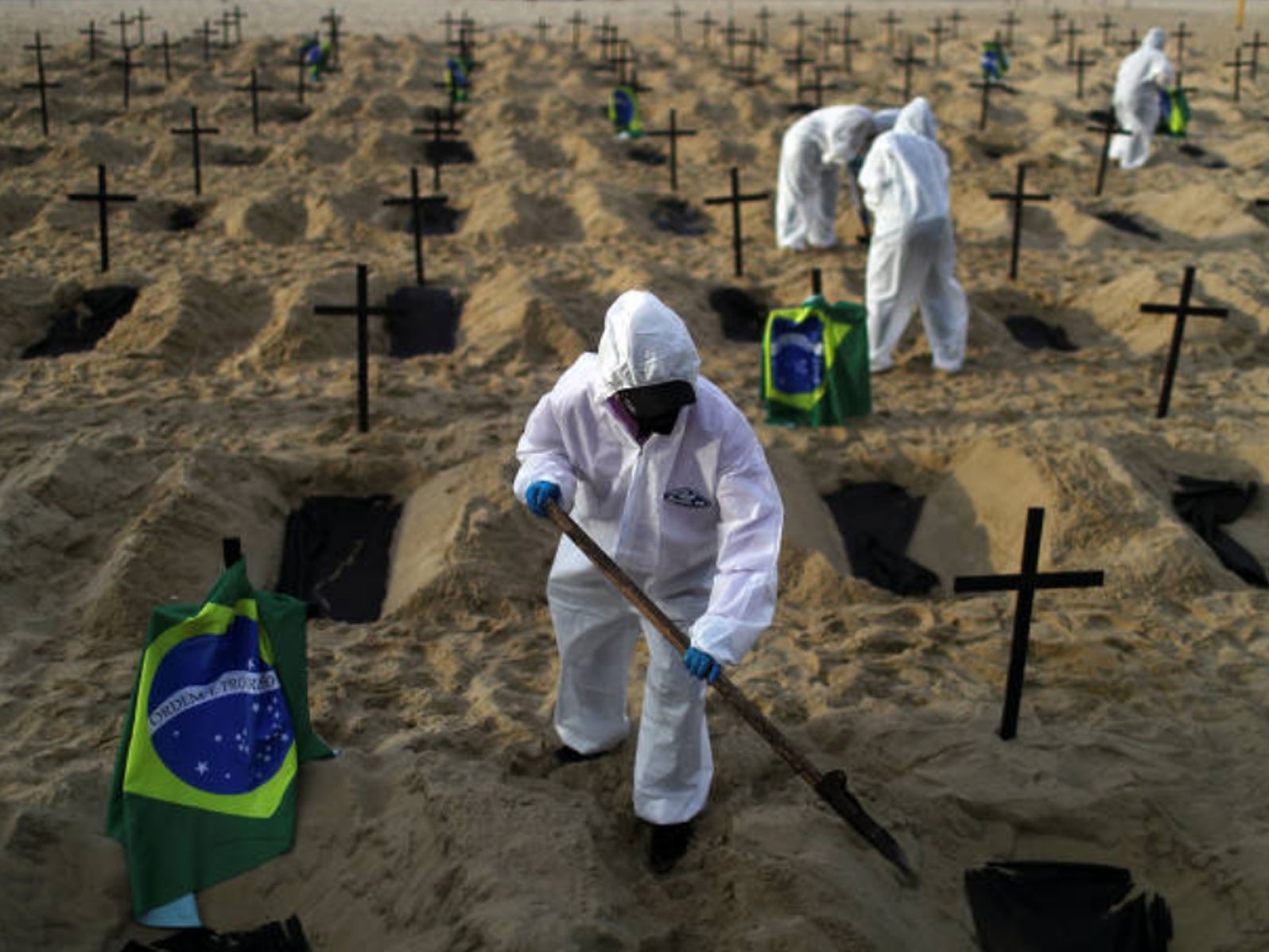 Em um único dia, Brasil supera mortes de 110 países em toda a pandemia