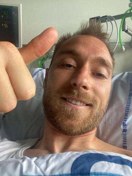 Eriksen publicou foto sorrindo em cama de hospital - Reprodução/Instagram