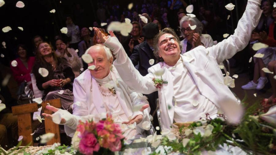 Zé Celso e Marcelo Drummond se casam no Teatro Oficina, em São Paulo - Ronny Santos/Folhapress