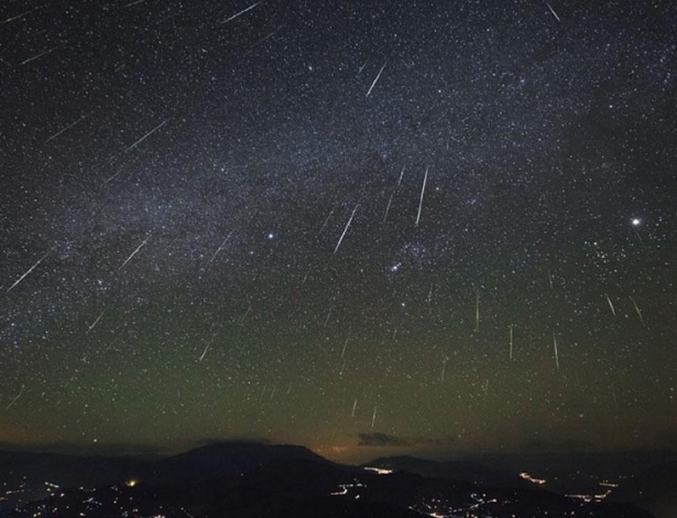 A chuva de meteoros Orionídeas, originada dos detritos das passagens do cometa Halley, poderá ser vista a olho nu pelos brasileiros - Reprodução