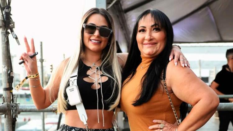 Deolane e a mãe, Solange Bezerra