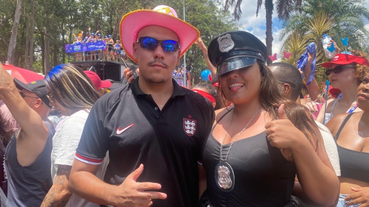 Os irmãos Victoria e Vinicius Braz saíram de Presidente Prudente para curtir o Carnaval de São Paulo.