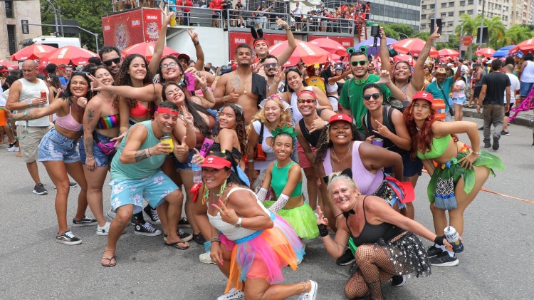 Foliões no Bloco Chora Me Liga, no Rio de Janeiro