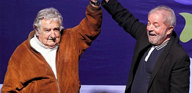 O ex-presidente do Uruguai José Mujica e Lula em evento na Colômbia, em novembro de 2015