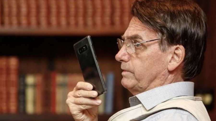 Partido acusa o ex-presidente Jair Bolsonaro de usar as mídias sociais para incentivar atos golpistas  - OitoMeia
