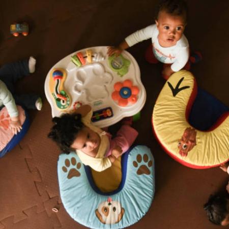 Bebês na creche Novo Ypê, no Campo Limpo - Karime Xavier/Folhapress