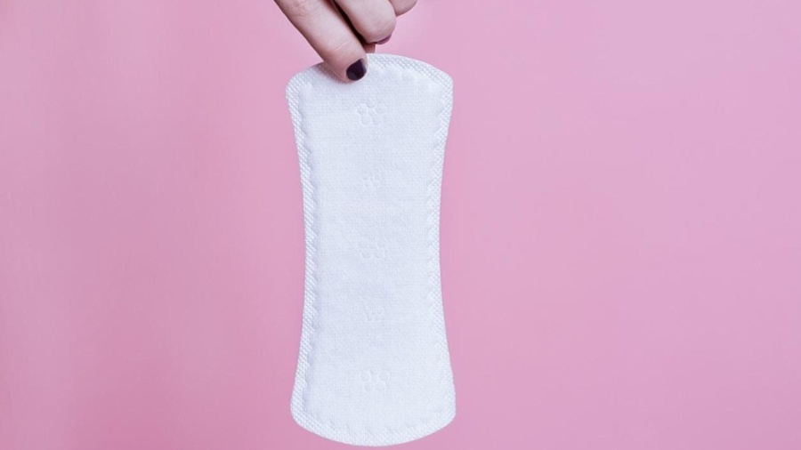 Programa visa garantir absorventes higiênicos gratuitos a cerca de 24 milhões de pessoas que menstruam e estão em condições de vulnerabilidade social - iStock
