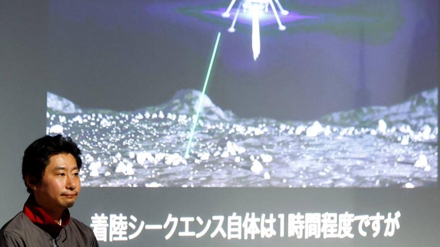 Takeshi Hakamada, fundador da ispace, durante transmissão da tentativa de pouso da sonda na Lua em 2023 Takeshi Hakamada, fundador da ispace, durante transmissão da tentativa de pouso da sonda na Lua em 2023