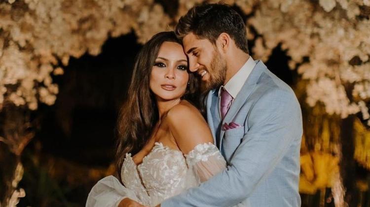 Carol Nakamura e Guilherme Leonel em álbum de casamento Carol Nakamura e Guilherme Leonel em álbum de casamento