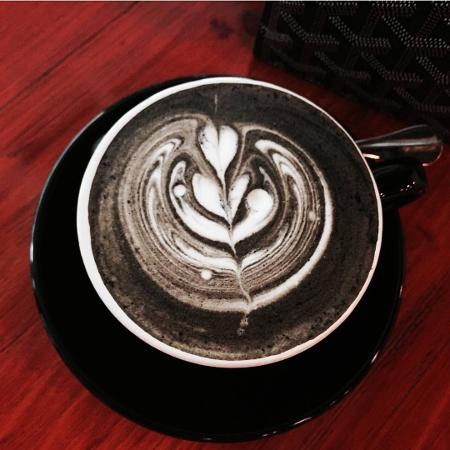 Charcoal Latte - Reprodução/Instagram