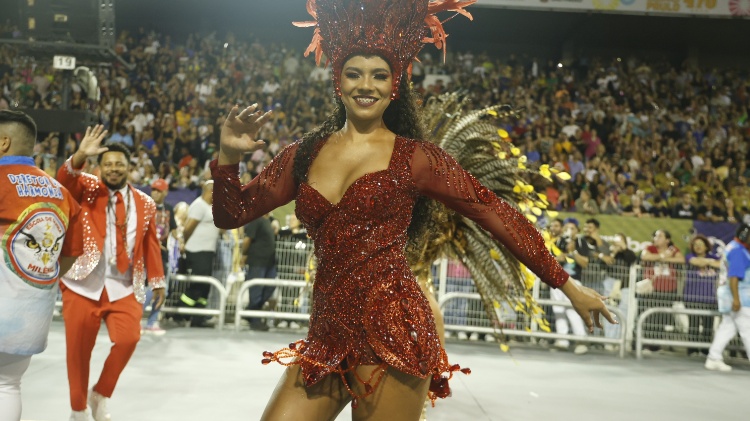 Destaque da Estrela do Terceiro Milênio no Desfile das Campeãs de SP