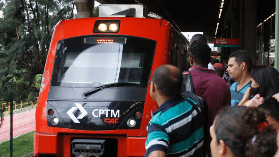 Trem da linha 9-esmeralda; acordo entre ViaMobilidade e Ministério Público depende de homologação