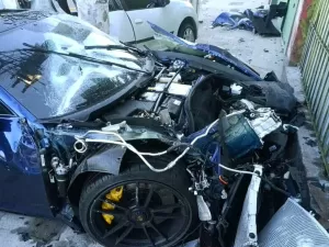 Carona de Porsche que se feriu em acidente com morte é internado novamente
