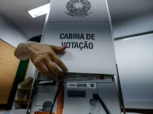 Metade dos paulistanos vai às urnas para votar no mal menor