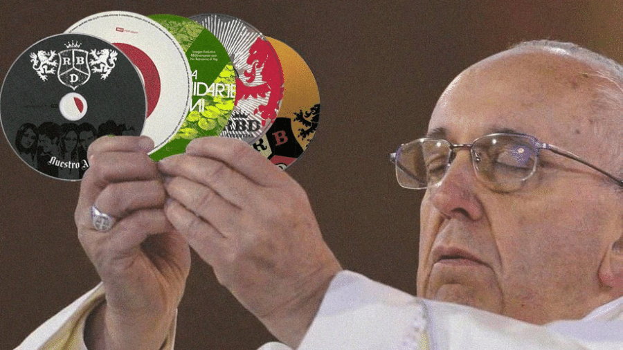 Papa Francisco com CDs na mão - Reprodução/Twitter