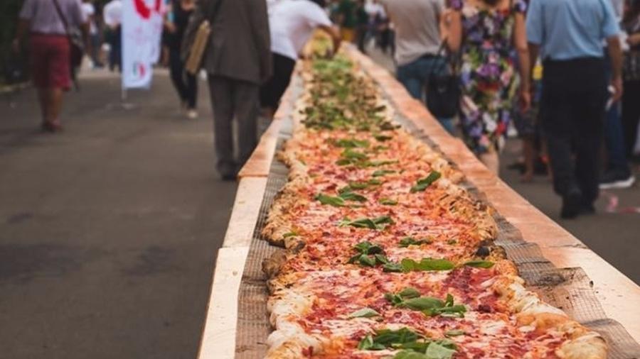 Ao todo, a pizza tinha 100 metros dedicados à clássica margherita - Instagram/eatalyworld
