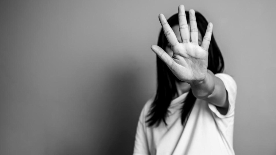 Você deve se lembrar de ao menos uma garota que foi sexualmente abusada em uma festa. Ou talvez você seja essa pessoa. - Getty Images/iStockphoto