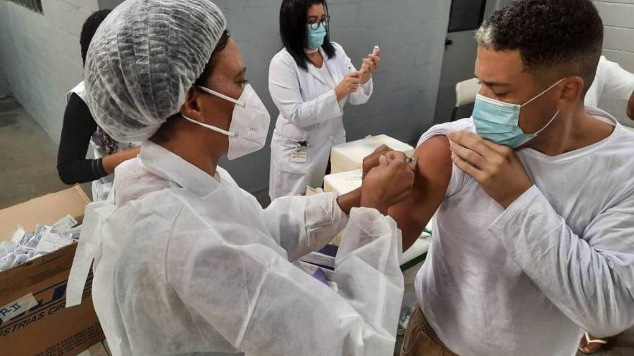Brasil ultrapassou a marca de 150 milhões de habitantes com vacinação completa contra a covid-19 - Secretaria de Administração Penitenciária