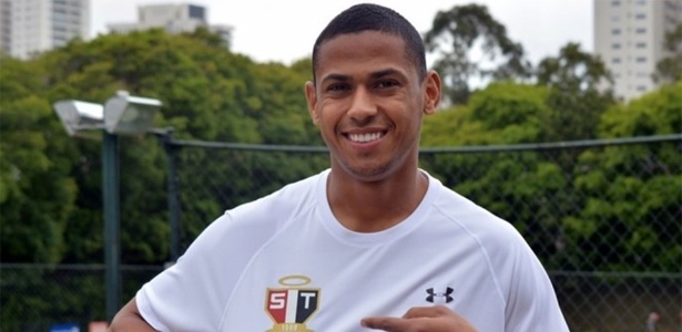O zagueiro Bruno Alves - Érico Leonan/saopaulofc.net