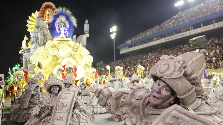 Alegoria da Mocidade Alegre, campeã do Grupo Especial, no Desfile das Campeãs do Carnaval de São Paulo de 2024