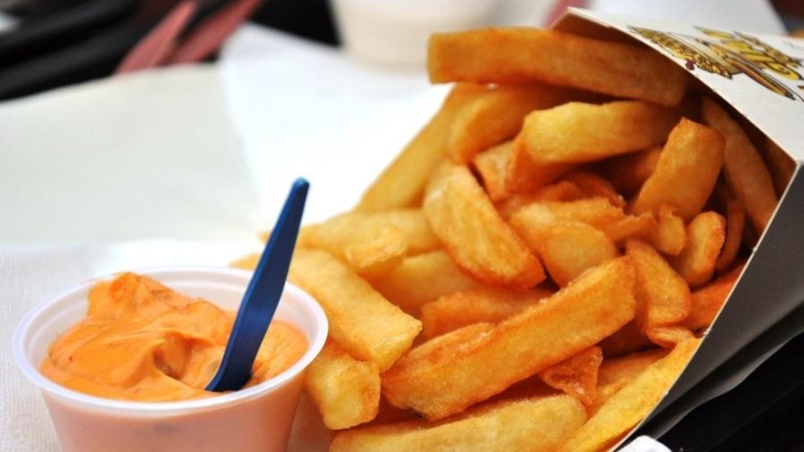 As batatas fritas com molho andaluz são típicas de Bruxelas - Getty Images