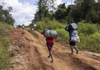 Sem saída, garimpeiros se espalham por cidades vizinhas à Terra Yanomami - Lalo de Almeida/Folhapress