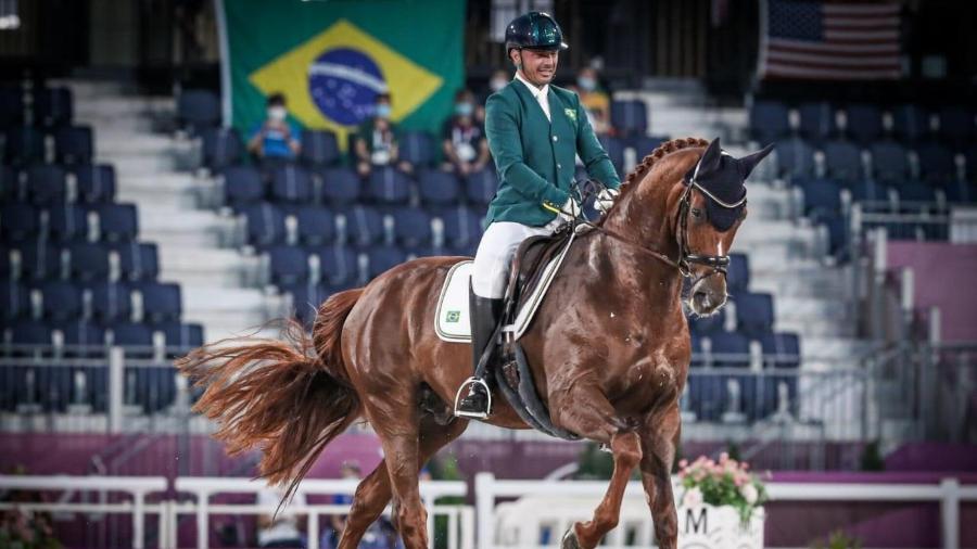 Rodolpho Riskalla em ação no hipismo em Tóquio - Wander Roberto/CPB