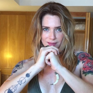 Letícia Spiller aparece tatuada para papel na nova novela das 6 - Reprodução Instagram - Reprodução Instagram