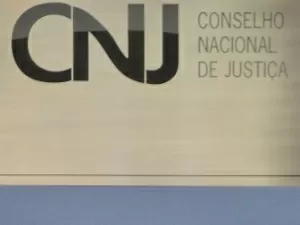 CNJ suspende auxílio de R$ 10 mil para servidores e magistrados do TJ-MT