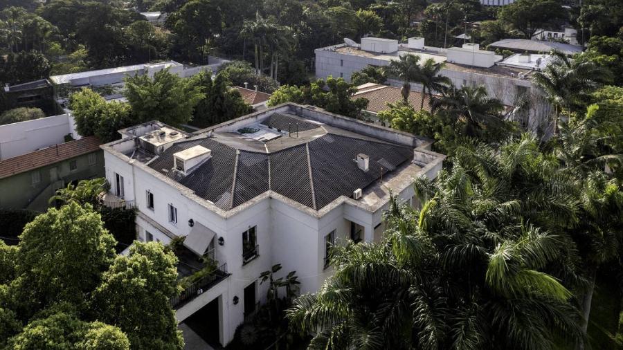 Fachada da mansão de Chiquinho Scarpa na praça Nicolau Scarpa, nos Jardins, que passam por revisão de tombamento - Eduardo Knapp - 12.dez.24/Folhapress