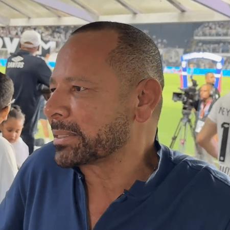 Neymar Pai antes de Santos x Botafogo-SP pelo Paulistão - Lucas Musetti/UOL