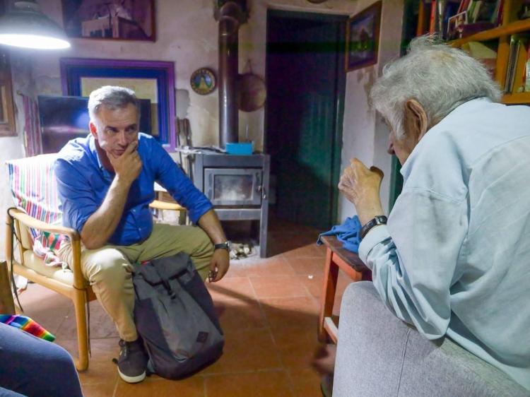 Após a vitória na eleição, Yamandú Orsi encontrou o ex-presidente Pepe Mujica