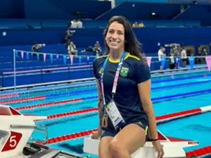 Nadadora diz que 'falha de comunicação' provocou expulsão das Olimpíadas