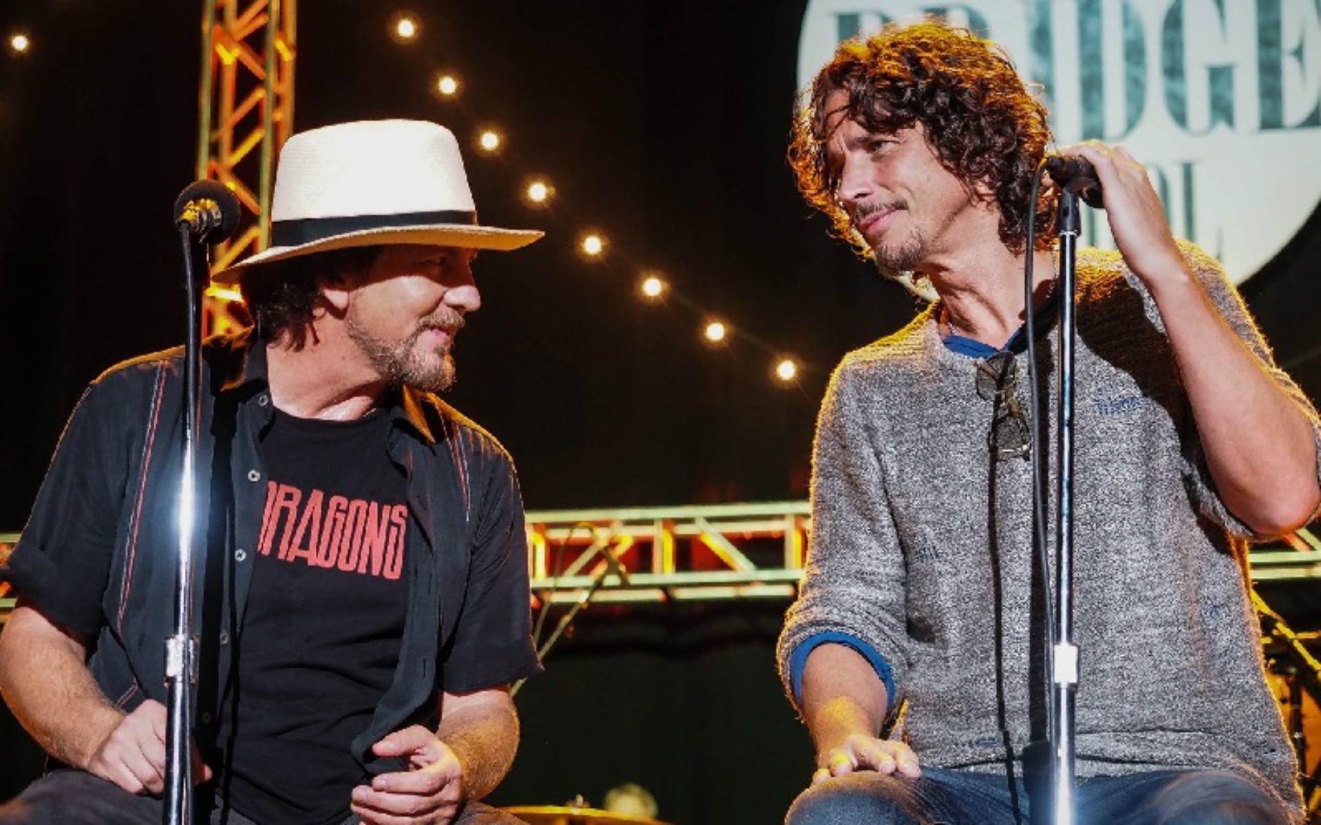 Eddie Vedder e Chris Cornell, vocalistas do Temple Of The Dog - Divulgação
